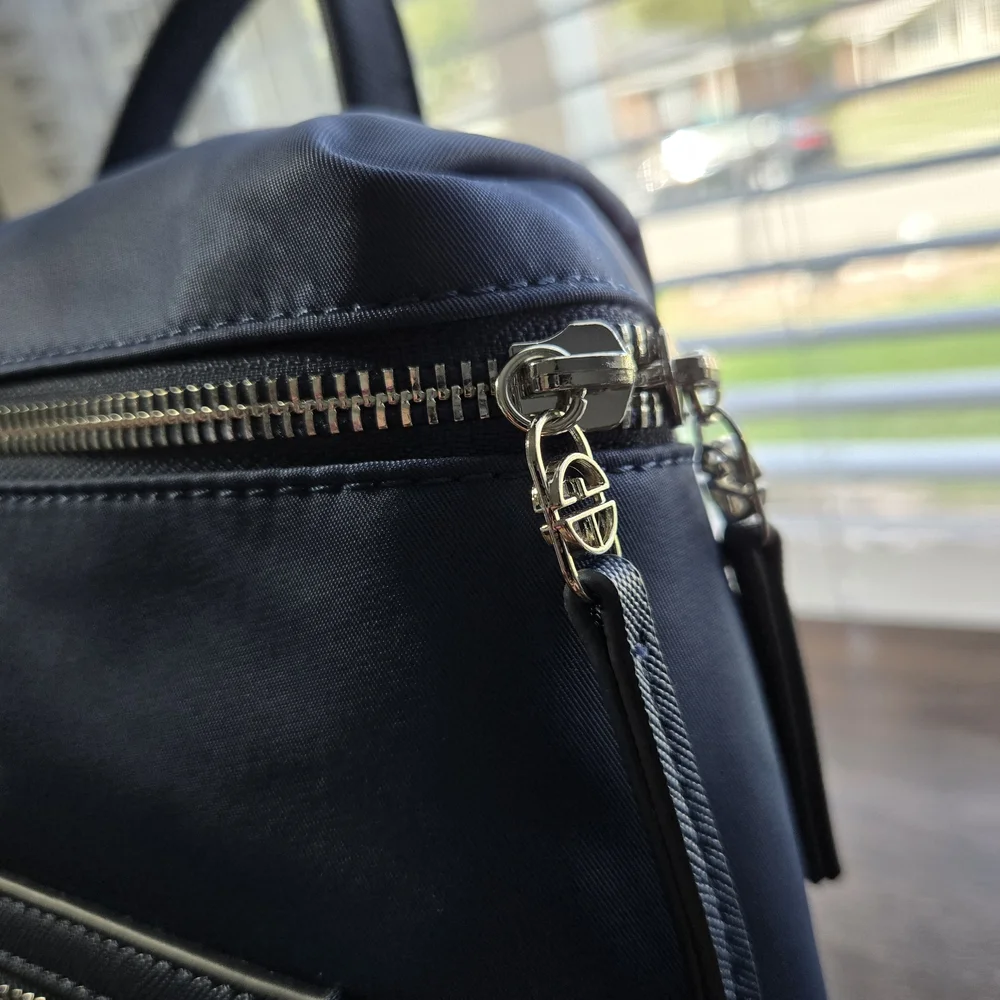 Giani Bernini Navy Backpack Many Pockets Adjustable Straps‎ Nwt